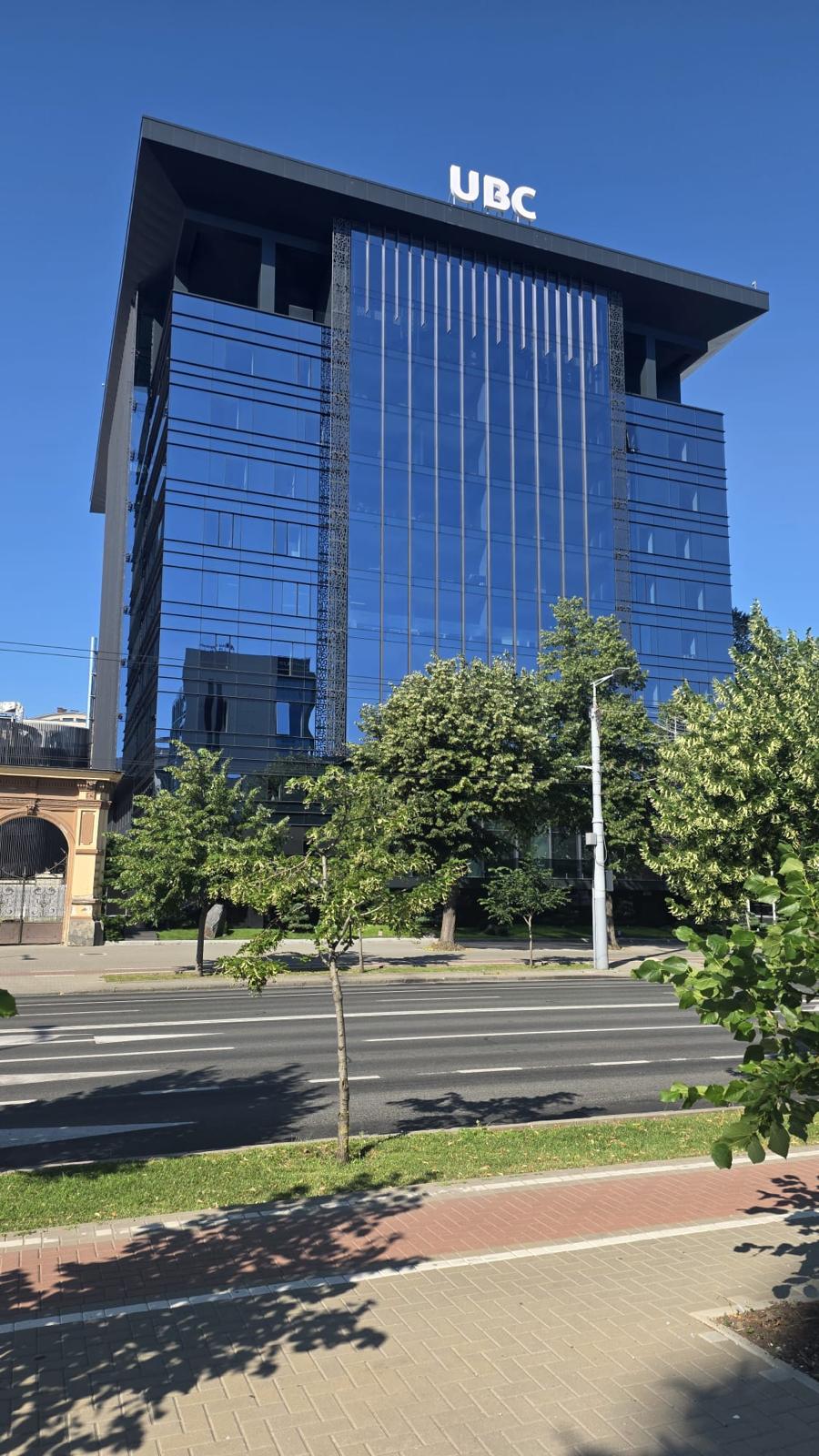 Proiect UBC Business Centre — clădire de birouri realizat de Consvitraliu